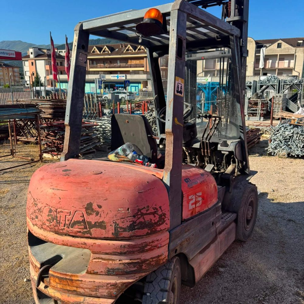 Vendita attrezzature usate per edilizia e ponteggi_05